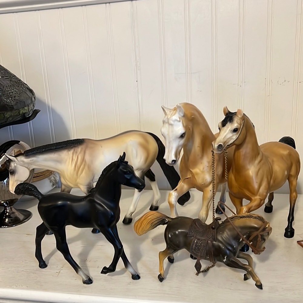 Lot Peter Stone, Breyer, Hong Kong horses